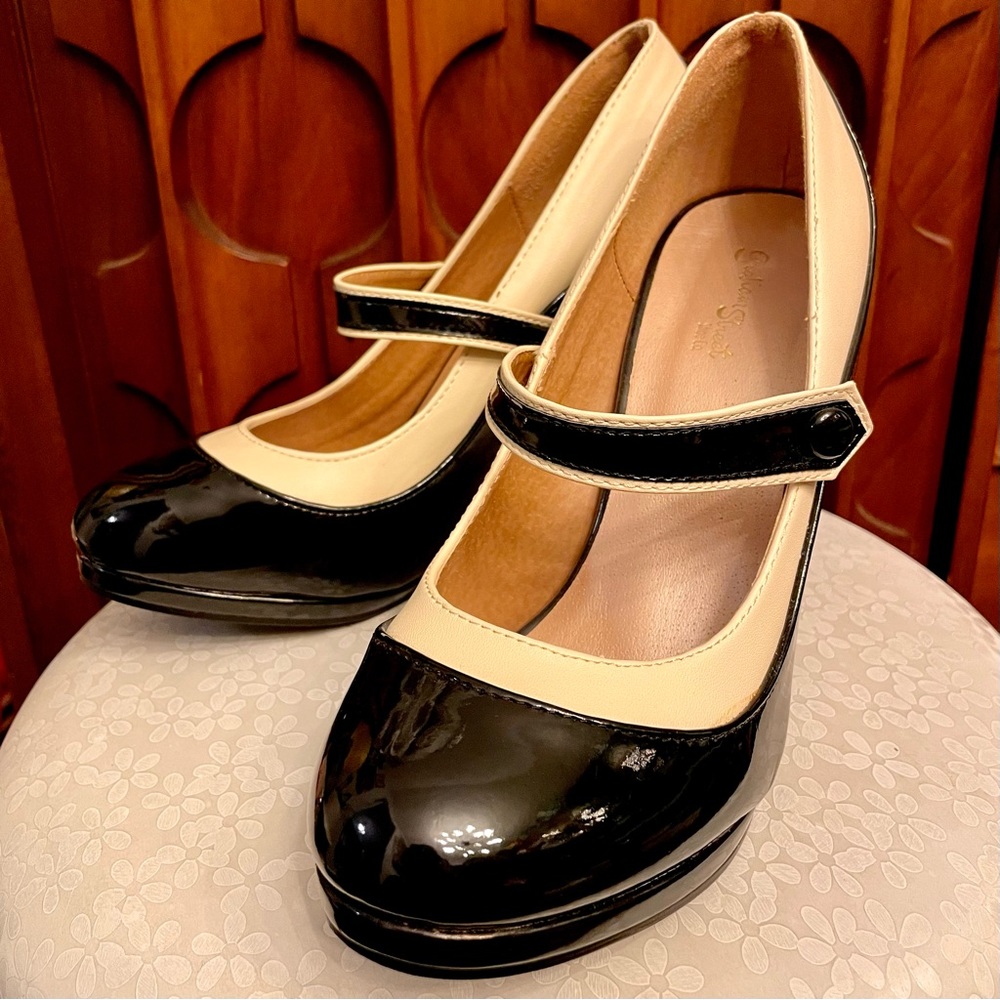 ModCloth Patent Leather Retro Maryjane Heels